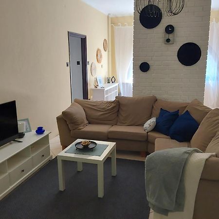 Tuerkiz Apartman - 5 Szobas 13 Fos Apartmanhaz 4Km A Balaton- Balatonszabadi Fürdőtelep Esterno foto
