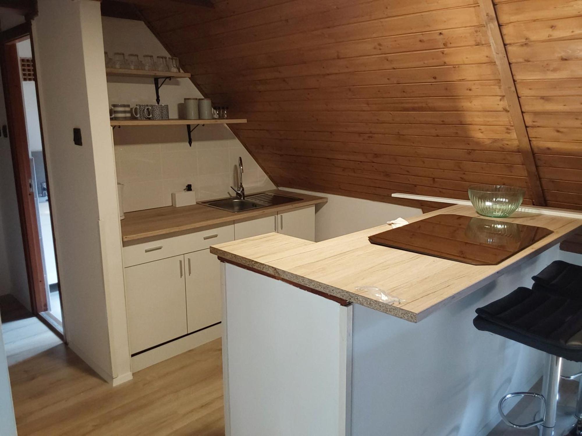 Tuerkiz Apartman - 5 Szobas 13 Fos Apartmanhaz 4Km A Balaton- Balatonszabadi Fürdőtelep Esterno foto