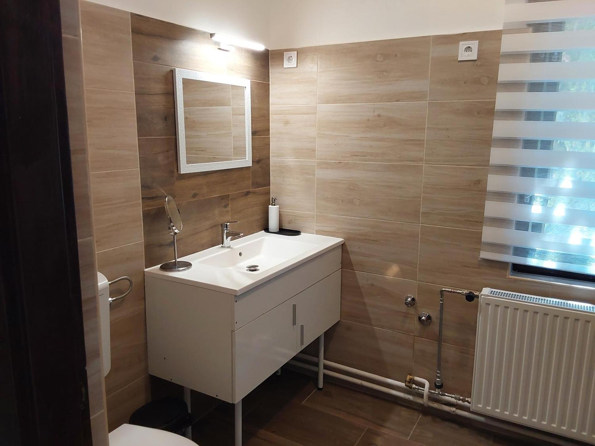 Tuerkiz Apartman - 5 Szobas 13 Fos Apartmanhaz 4Km A Balaton- Balatonszabadi Fürdőtelep Esterno foto
